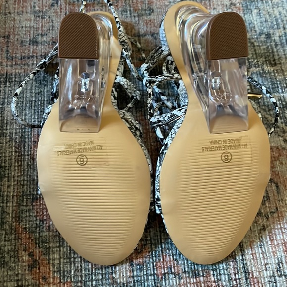 FASHION NOVA SNAKESKIN WEDGE - Picture 6 of 6